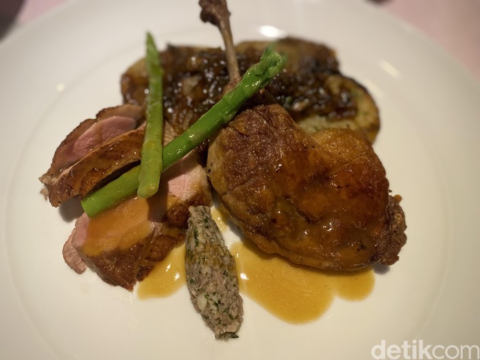 XXX by Leon Goldstein XXX by Leon Goldstein