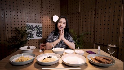 Ziva Magnolya Hobi Mukbang hingga  Masak Seblak dan Mie Instan