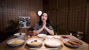Ziva Magnolya Hobi Mukbang hingga  Masak Seblak dan Mie Instan
