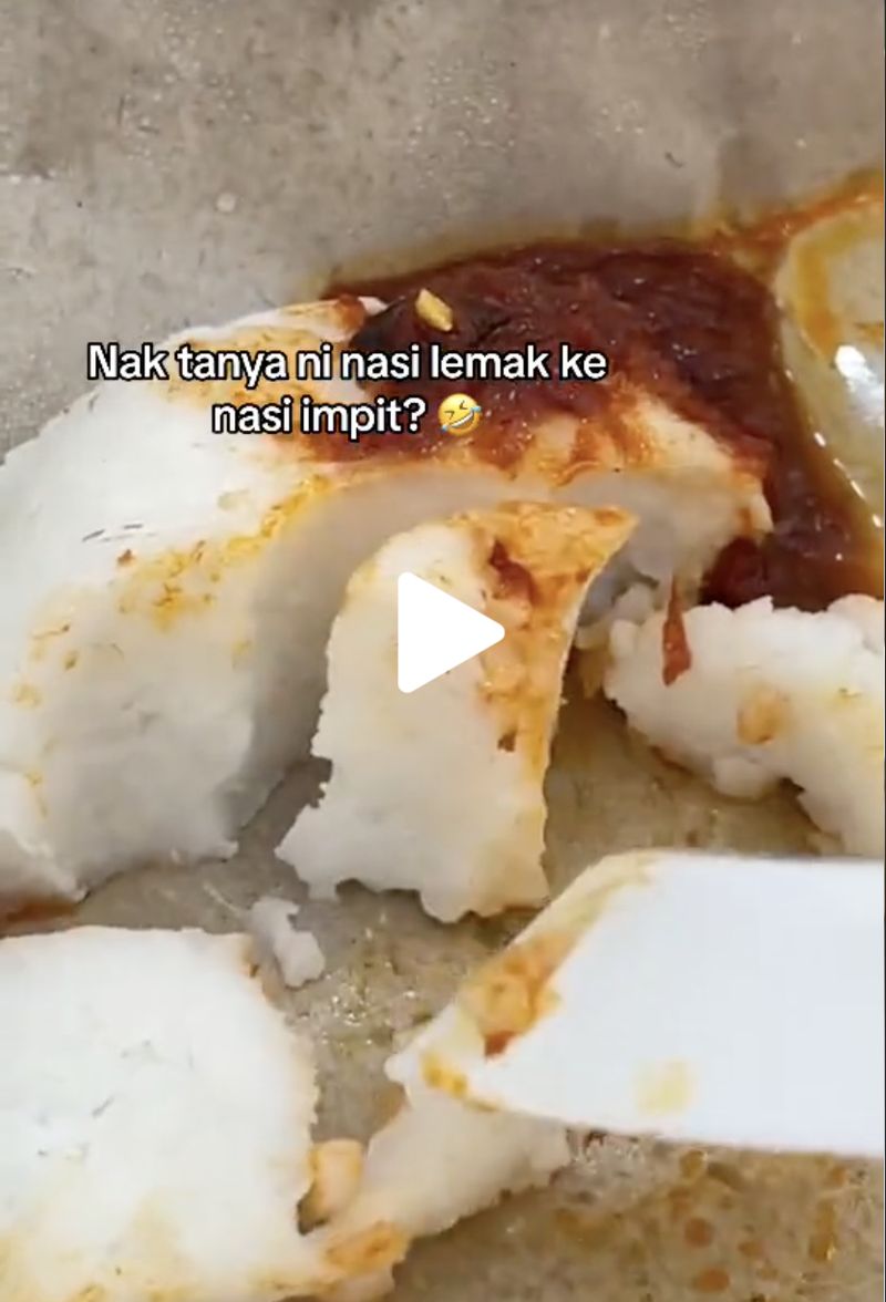 Zonk! Beli Nasi Lemak Kemasan, Wanita Kaget Isinya Kayak Lontong