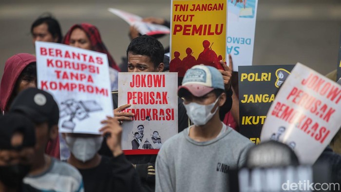 Aksi Peringatan Hari HAM dan Antikorupsi di Patung Kuda Aksi Peringatan Hari HAM dan Antikorupsi di Patung Kuda