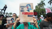 Massa juga menyampaikan kegelisahan soal pelanggaran HAM di masa yang lalu belum juga terselesaikan.