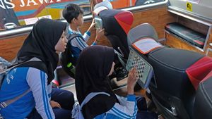 Antusias Anak-anak Sekolah Kunjungi Pameran Bus di Magelang