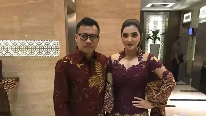 Gaya kondangan Ashanty