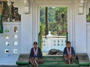 Cepuri Parangkusumo, Lokasi Pertemuan Panembahan Senopati dan Nyi Roro Kidul