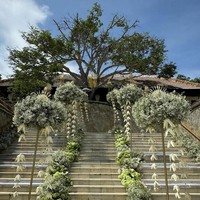 Dekorasi terlihat simpel namun tetap menampilkan kesan elegan, berkelas dan romantis. Foto: Instagram/@stupacaspea @lxemoments