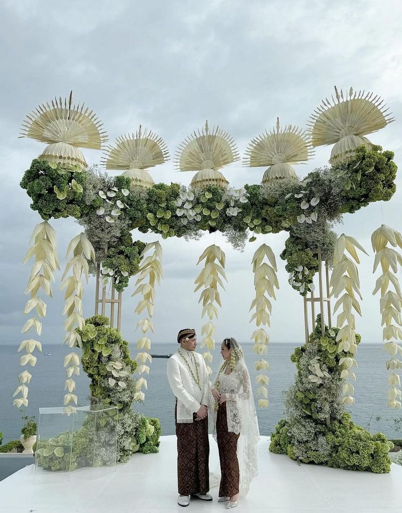 Dekorasi Pernikahan BCL dan Tiko Aryawardhana