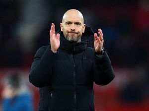 Erik ten Hag Minta MU Setop Sulitkan Diri Sendiri