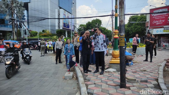 Forum Lalu Lintas Kota Malang bersama Pj Wali Kota Malang sidak kurang kemacetan di koridor Kayutangan.