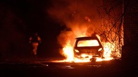 Sejumlah mobil di lokasi ikut terbakar.  