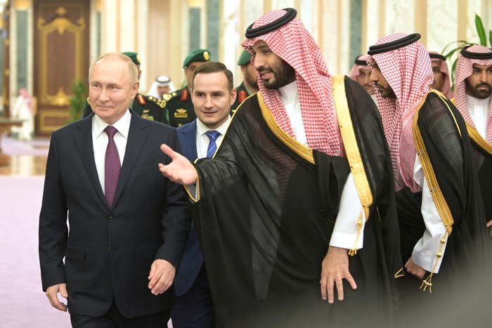 Russian President Vladimir Putin and Saudi Crown Prince Mohammed bin Salman walk during a meeting in Riyadh, Saudi Arabia December 6, 2023.  Sputnik/Aleksey Nikolskyi/Kremlin via REUTERS ATTENTION EDITORS - THIS IMAGE WAS PROVIDED BY A THIRD PARTY.