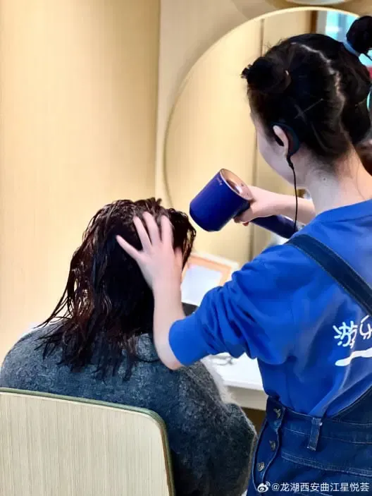 Haidilao menawarkan layanan cuci rambut