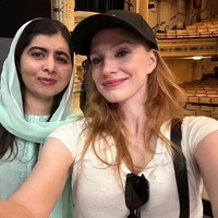 No to hijab? Dan dia menyebut dirinya seorang feminis, Aku sangat kecewa dengan story terbarumu mengingat kamu diam saja soal Gaza. Kamu dukung wanita Israel tapi diam untuk Palestina, Pada akhirnya, kamu adalah wanita kulit putih, tulis netizen yang kontra. Foto: Instagram