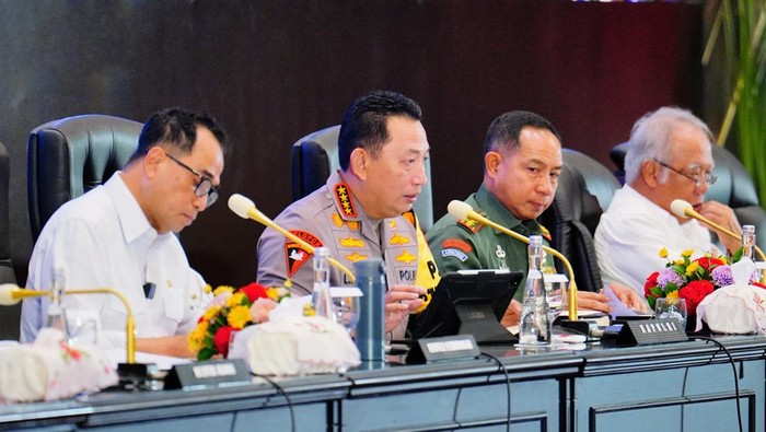 Kapolri memerintahkan kapolda hingga kapolres dan jajaran untuk mengantisipasi potensi gangguan kamtibmas saat libur Natal dan tahun baru hingga Pemilu 2024. (dok Istimewa)
