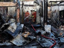 Enam Toko Abon dan Barang Antik di Surabaya Hangus Terbakar
