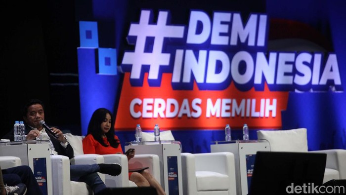 Kenyamanan dan Keamanan Pemilu Dibahas dalam #DemiIndonesia Cerdas Memilih Diskusi sesi kedua #DemiIndonesia Cerdas Memilih berlangsung seru. Diskusi ini membahas 'Kenyamanan dan Keamanan Pemilu'.