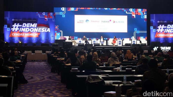 Diskusi sesi kedua #DemiIndonesia Cerdas Memilih berlangsung seru. Diskusi ini membahas 'Kenyamanan dan Keamanan Pemilu'.
