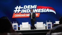 Ia menghibur dengan jokes atas keresahan tentang karakter pemilih di Indonesia.
