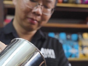 Pria Ini Tinggalkan Pekerjaan di Singapura Lanjutkan Bisnis Kopi, Ini Hasilnya