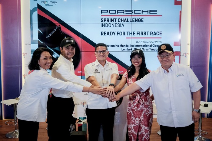 Menparekraf Sandiaga Uno di acara Porsche Sprint Challenge Indonesia 2023