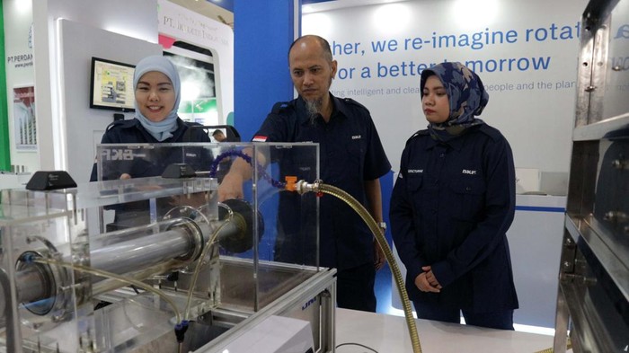 Pameran Manufacturing Indonesia 2023 Pameran Manufacturing Indonesia 2023 digelar di JIExpo Kemayoran, Jakarta. Beragam peralatan pengolahan untuk industri dipamerkan.