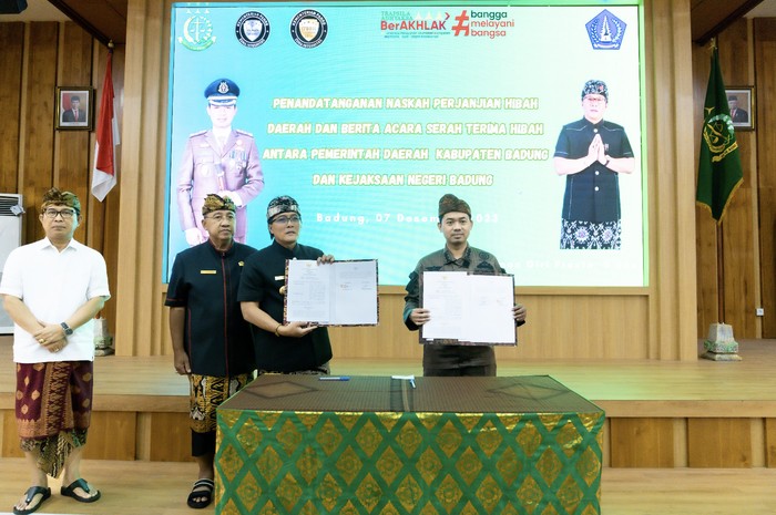 Pemkab Badung Berikan Hibah