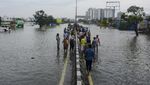 Penampakan Banjir Akibat Badai Terjang India, 13 Orang Tewas