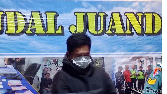 Seorang penumpang pelita air tahan oleh petugas lantaran bercanda membawa bom, rabu (7/12/2023)