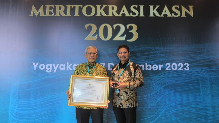 Penghargaan Pemkot Tangerang.