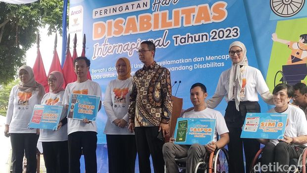 Penjabat (Pj) Gubernur DKI Jakarta Heru Budi menghadiri acara Hari Disabilitas Internasional di Dunia Fantasi, Ancol, Jakarta Utara. (Dwi/detikcom)