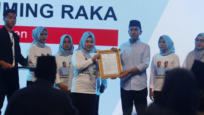 Perempuan Muda Nahdliyin Dukung Prabowo-Gibran Pergerakan Perempuan Muda Nahdliyin mendeklarasikan dukungan kepada capres dan cawapres nomor urut 2 Prabowo Subianto-Gibran Rakabuming Raka. Acara deklarasi digelar di Hotel Grand Sahid, Jakarta Pusat, Selasa (6/12/2023) malam.