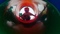 Kini anak-anak bisa kembali bermain di RPTRA yang telah direvitalisasi tersebut. 