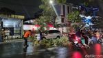 Jalan di Surabaya Tergenang Imbas Hujan Disertai Angin