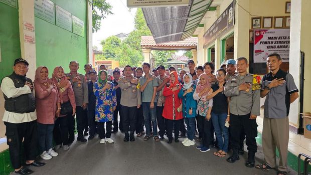 Polres Jaksel meminta masyarakat Pasar Minggu aktif melakukan Siskamling