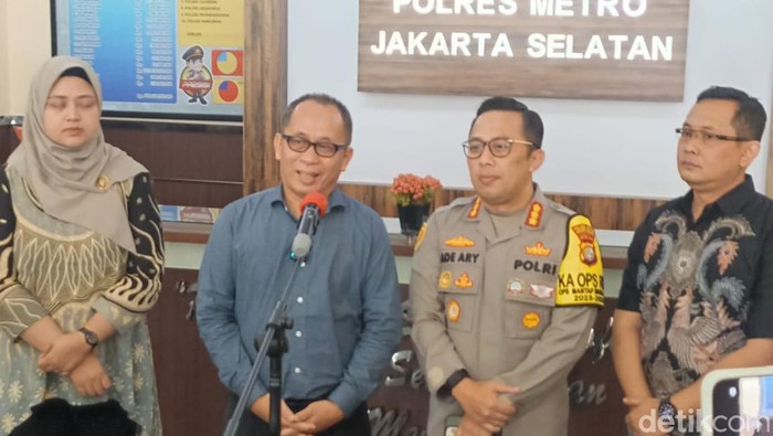 Polres Metro Jakarta Selatan menggelar konferensi pers terkait perkembamngan penyelidikan kasus penemuan mayat 4 bocah di Jagakarsa