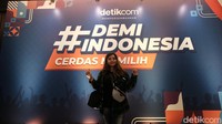 Talkshow akan berlangsung dua sesi. Pertama, tema yang akan dibahas adalah Menuju Pemilu Damai dan Dapat Diterima Semua Pihak. Sesi ini akan diisi oleh Ketua KPU Hasyim Asyari, Ketua Bawaslu Rahmat Bagja, hingga Pemimpin Redaksi detikcom Alfito Deannova Ginting.  