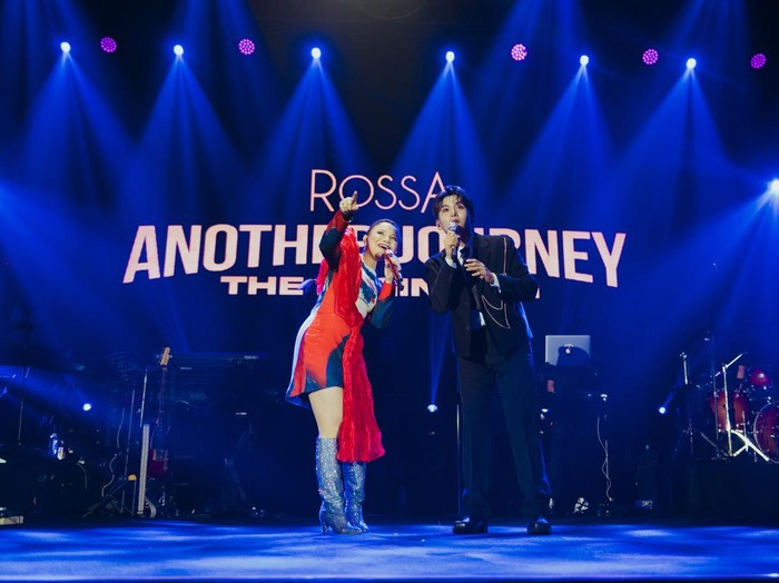 Rossa Rossa konser dengan Ryeowook Super Junior di Bandung.