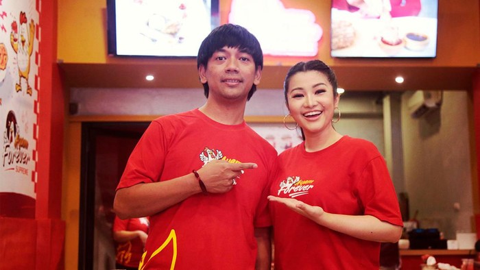 Ryan dMasiv dan Fitri Carlina