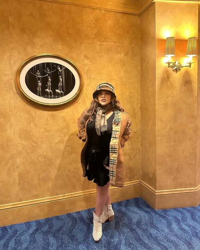 Beberapa waktu lalu Shindy juga sempat menghebohkan kala mengunggah tulisan yang mengisyaratkan jika dirinya berpisah dengan suaminya, Rendy Samuel. Rupanya unggahan tersebut hanyalah prank. Foto: Instagram/@rendyshindy_samuel