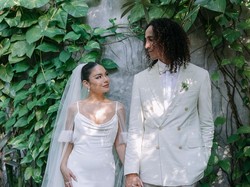 6 Potret Vanessa Hudgens Menikah dengan Atlet Bisbol, Berbalut Gaun Vera Wang