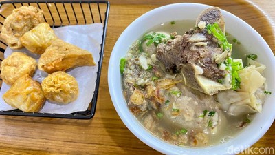 Sedapnya Juara! Bakso Malang Tanboy Kun Pakai Gorengan
