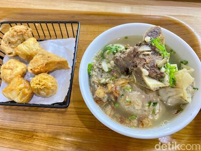 Sedapnya Juara! Bakso Malang Tanboy Kun Pakai Gorengan