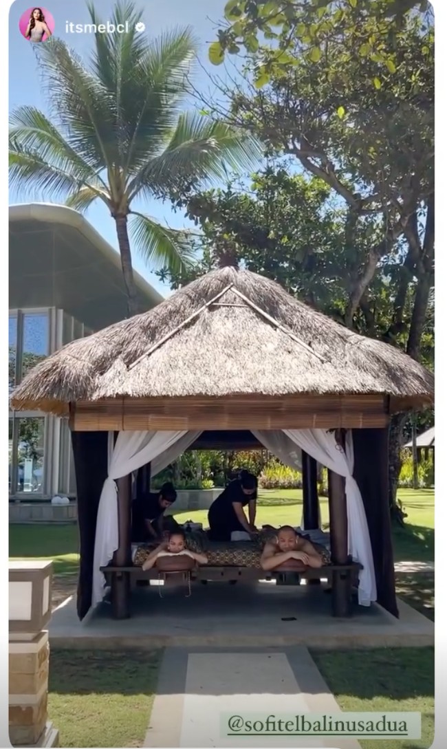 Selama di sana Tiko dan BCL menginap di sebuah hotel mewah. Keduanya pun menikmati fasilitas yang ditawarkan dari hotel tersebut, salah satunya couple massage. Foto: Instagram/@itsmebcl