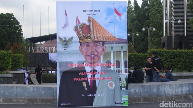 BEM KM UGM pasang poster Jokowi alumnus paling memalukan, Jumat (8/12/2023).