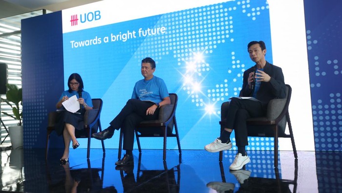 Dapat Tambahan Modal Rp 1,5 T, UOB Siap untuk Ekspansi UOB Indonesia resmi mengakuisisi bisnis perbankan konsumer Citigroup di Indonesia. Seiring dengan itu, President Director UOB Indonesia Hendra Gunawan, mengatakan pihaknya mendapatkan penambahan karyawan dari Citi sebanyak 1.000 orang dan 1 juta nasabah baru di Indonesia.
