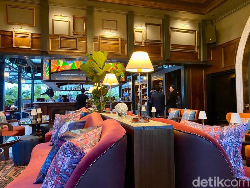 Di Bar Mewah Ini Bisa Nikmati 12 Cocktail dengan Panorama Cantik Jakarta