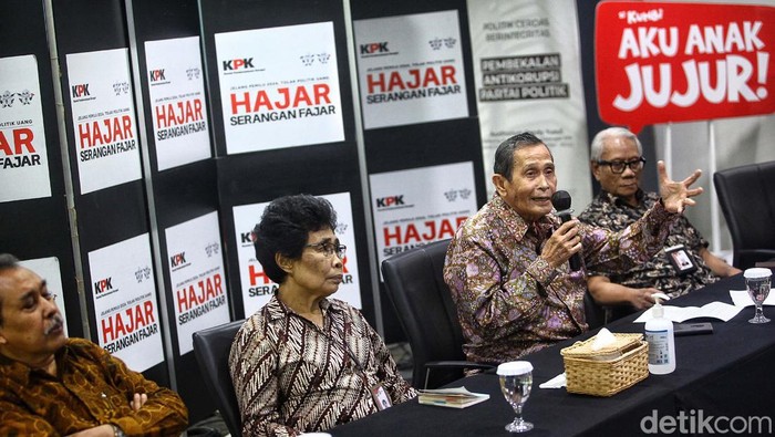 Dewas KPK menyimpulkan hasil pemeriksaan dugaan pelanggaran etik Firli Bahuri cukup bukti. Firli pun akan dibawa ke sidang etik.