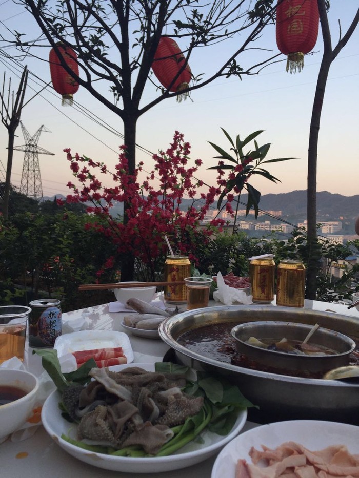 Gokil! Restoran Hot Pot Terbesar di Dunia Ini Bisa Tampung 6000 Orang Gokil! Restoran Hot Pot Terbesar di Dunia Ini Bisa Tampung 6000 Orang