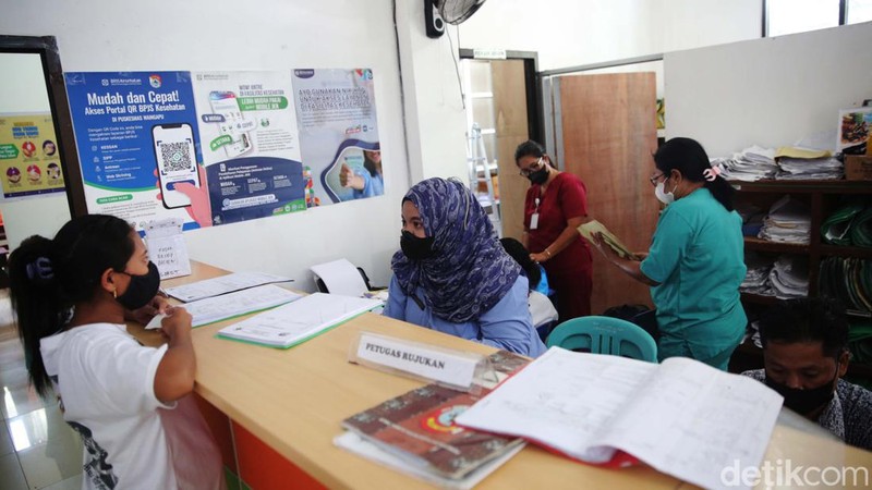 Puskesmas Waingapu di Sumba Timur sangat terbantu dengan program Bakti Kominfo. Kini pelayanan di puskesmas semakin baik dengan akses internet gratis.