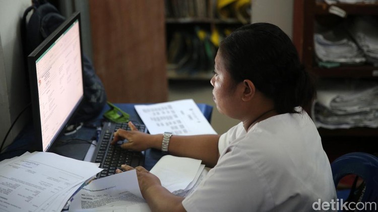 Puskesmas Waingapu di Sumba Timur sangat terbantu dengan program Bakti Kominfo. Kini pelayanan di puskesmas semakin baik dengan akses internet gratis.